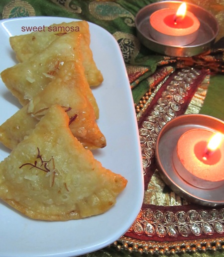 Sweet Samosa Recipe / Kova Stuffed Sweet Samosa - Diwali Special Sweet