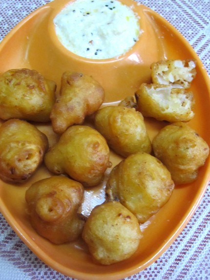 Maida Punugulu Recipe / All Purpose Flour Dumplings / Maida Bondalu - Snacks Recipe