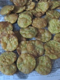 Mint Coriander Masala Chips / Pudina Kothimeera Masala Chips - Tea Time Snacks