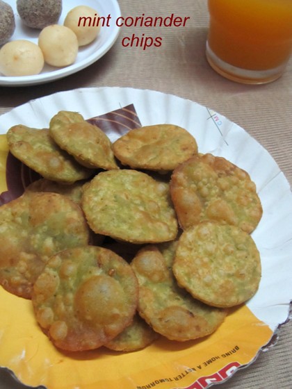 Mint Coriander Masala Chips / Pudina Kothimeera Masala Chips - Tea Time Snacks