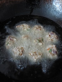 Alasandalu Punugulu / Bobbarla Bondalu / Black Eyed Peas Fritters - Snacks