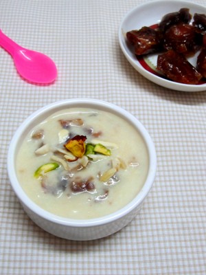 Dates Basundi / Basundi with Kharjur - how to make milk sweet Dates Basundi