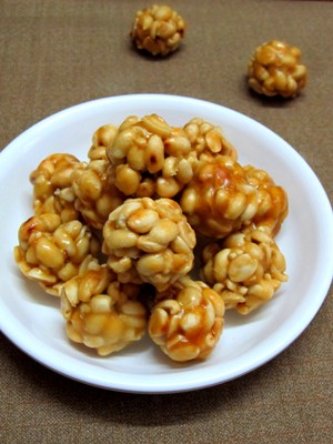 Peanut Laddu / Moongfali Laddu - how to make Ground Nut Laddu - Laddu Recipes